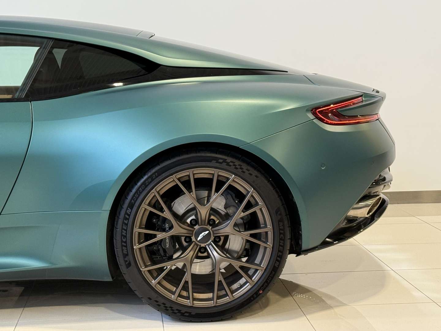 Aston Martin DB12 Coupé 4.0 V8 - 2024 - Joinsteer - #8