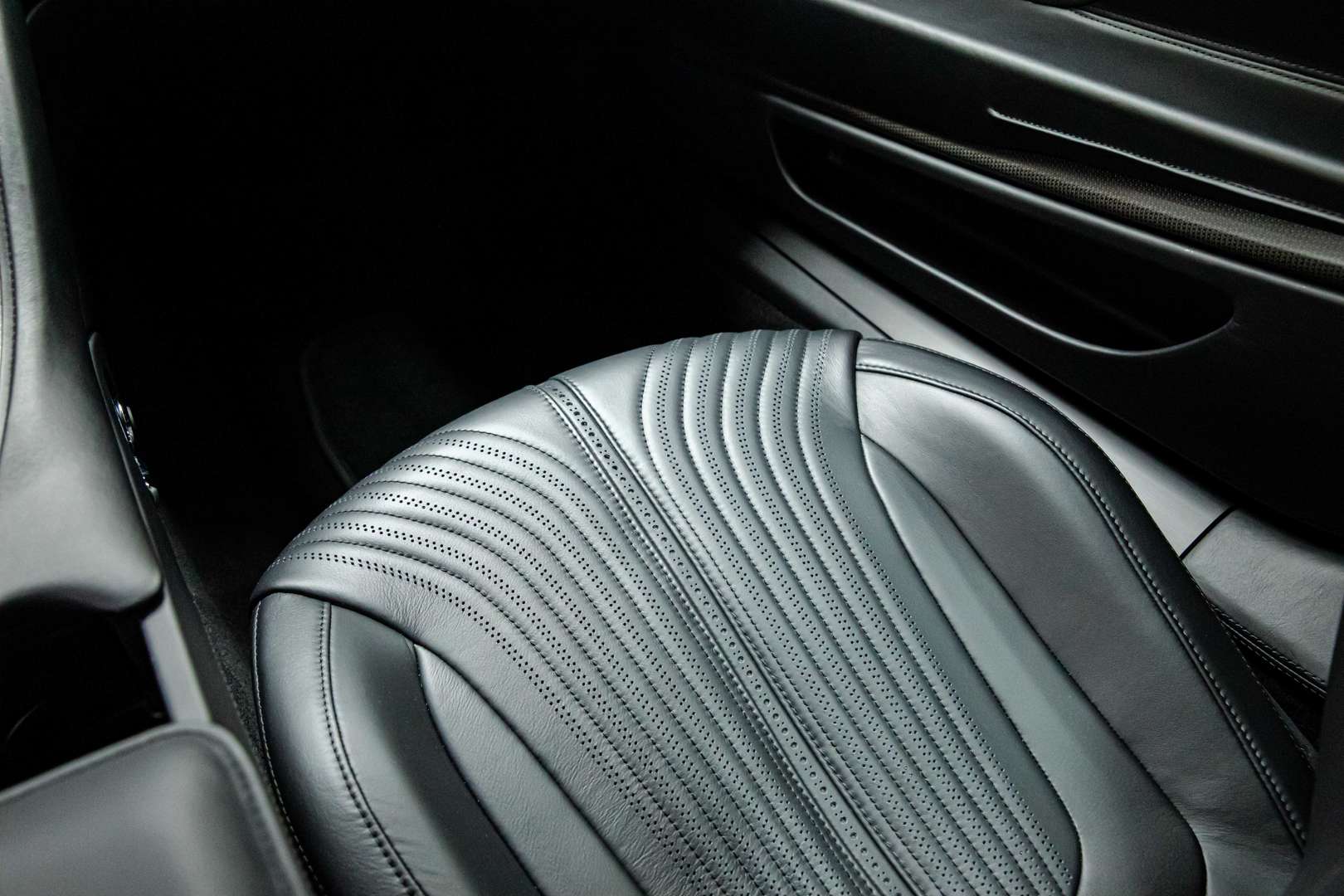 Aston Martin DB11 V12 AMR PACK - 2017 - Joinsteer - #9