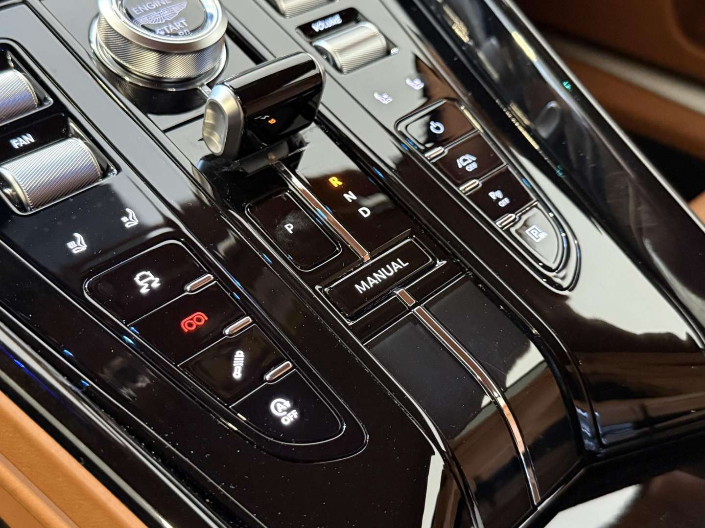 Aston Martin DB12 Coupé 4.0 V8 - 2024 - Joinsteer - #15