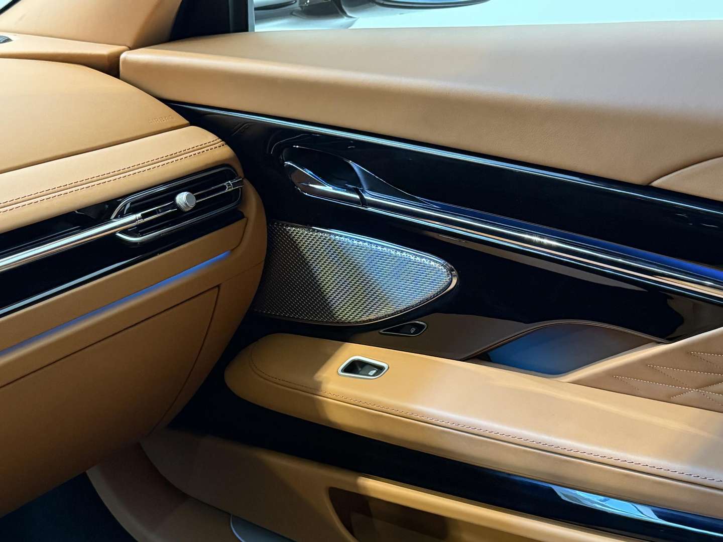 Aston Martin DB12 Coupé 4.0 V8 - 2024 - Joinsteer - #17