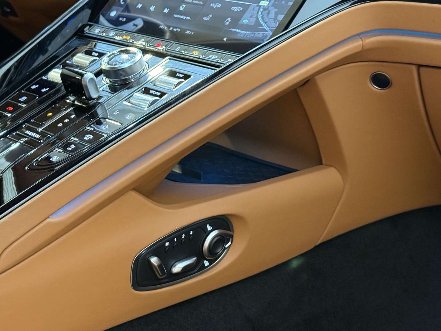 Aston Martin DB12 Coupé 4.0 V8 - 2024 - Joinsteer - #22