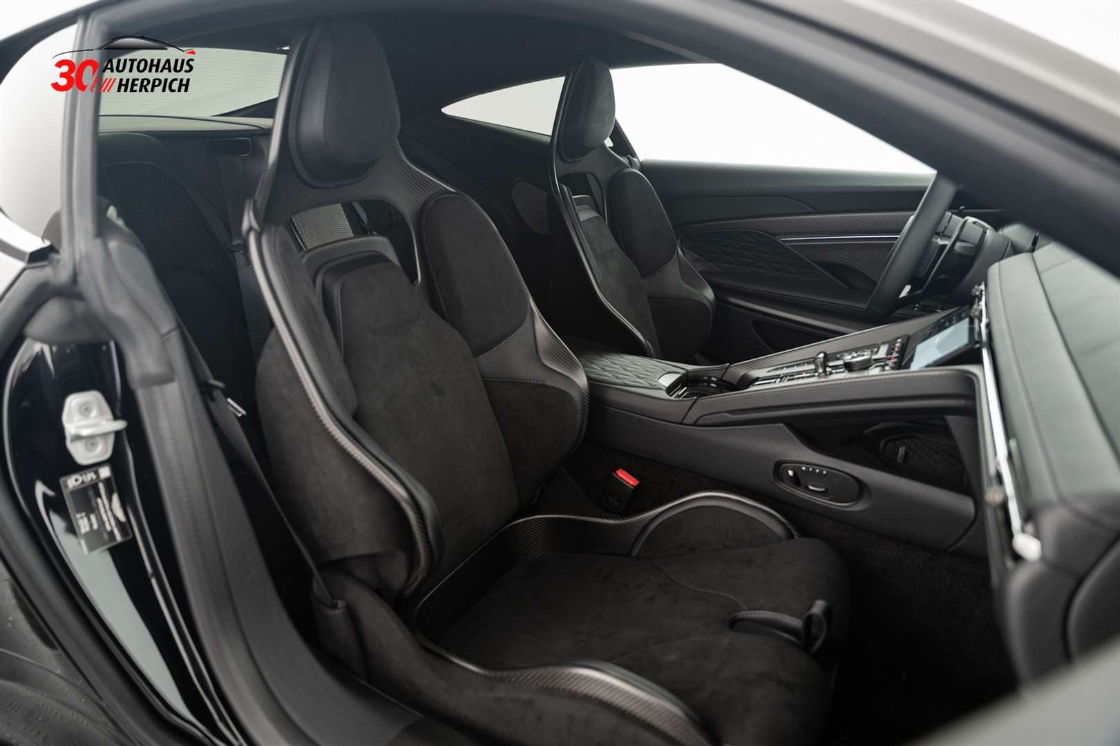 Aston Martin DB Performance - 2024 - Joinsteer - #22