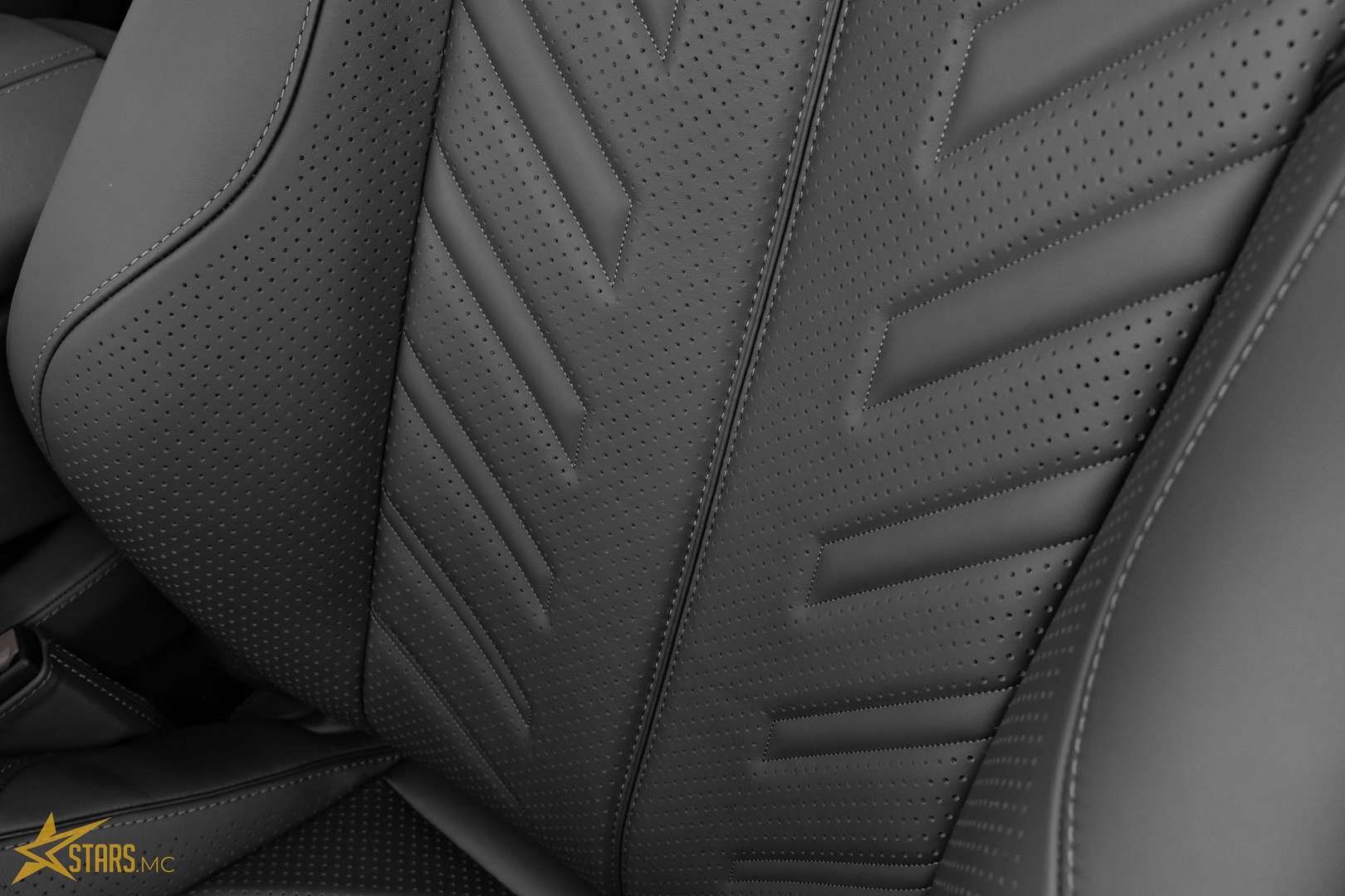 Aston Martin DBX 730 - 2025 - Joinsteer - #18