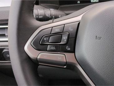 Volkswagen Multivan Caravelle Life — photo 13