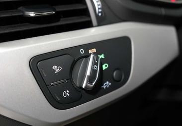 Audi A4 Advance 35 TDI — photo 20