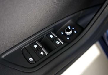 Audi A4 Advance 35 TDI — photo 22