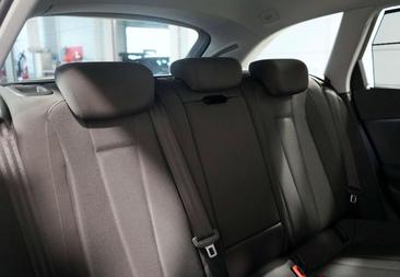 Audi A4 Advance 35 TDI — photo 28