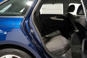 Audi A4 Advance 35 TDI — photo 30