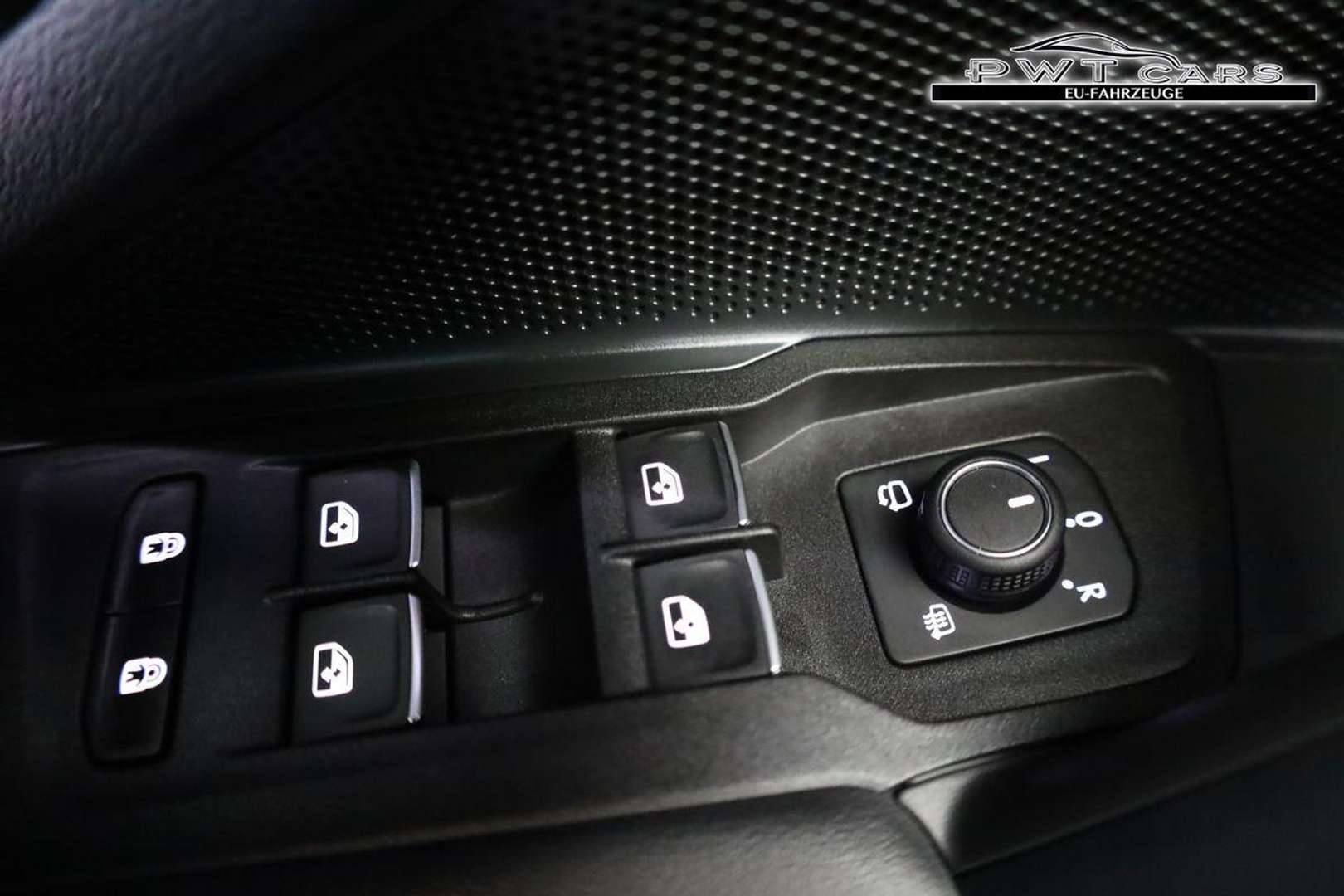 Volkswagen T-CROSS EHybrid R-Line - 2025 - Joinsteer - #6