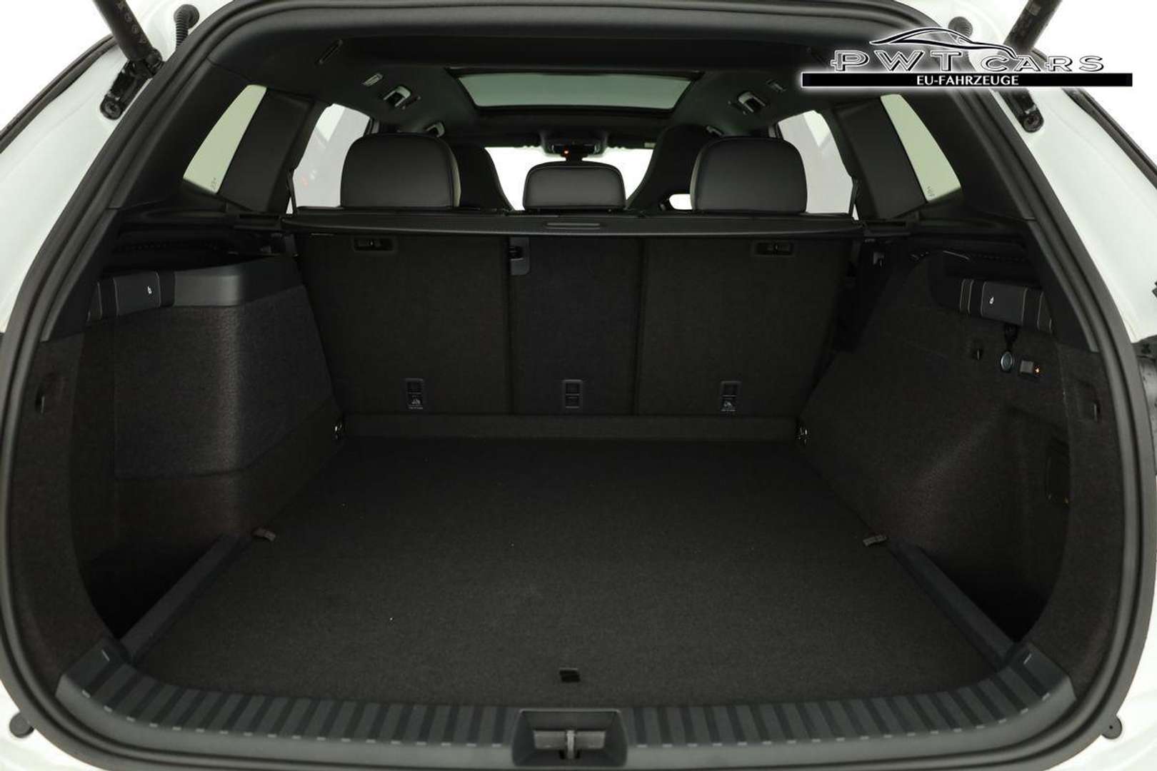 Volkswagen T-CROSS EHybrid R-Line - 2025 - Joinsteer - #11