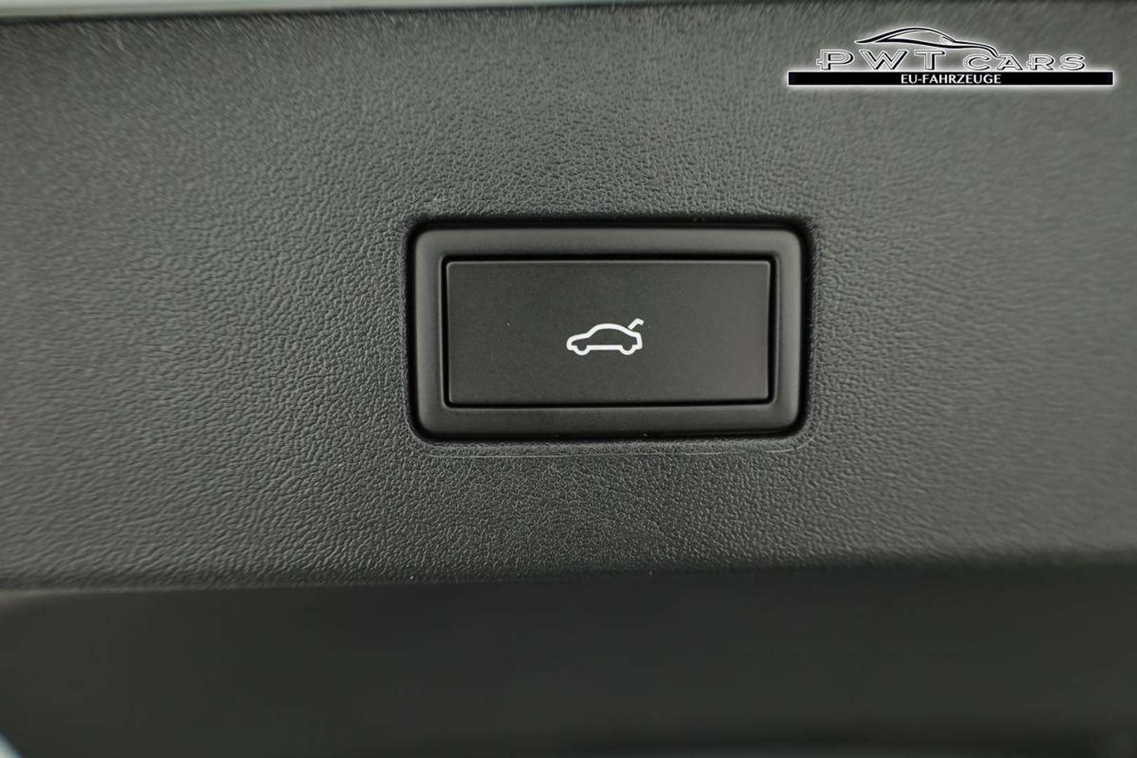 Volkswagen T-CROSS EHybrid R-Line - 2025 - Joinsteer - #12