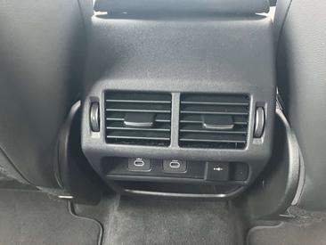 Land Rover Discovery Sport Dynamic SE AWD Auto 2.0D TD4 MHEV — photo 15