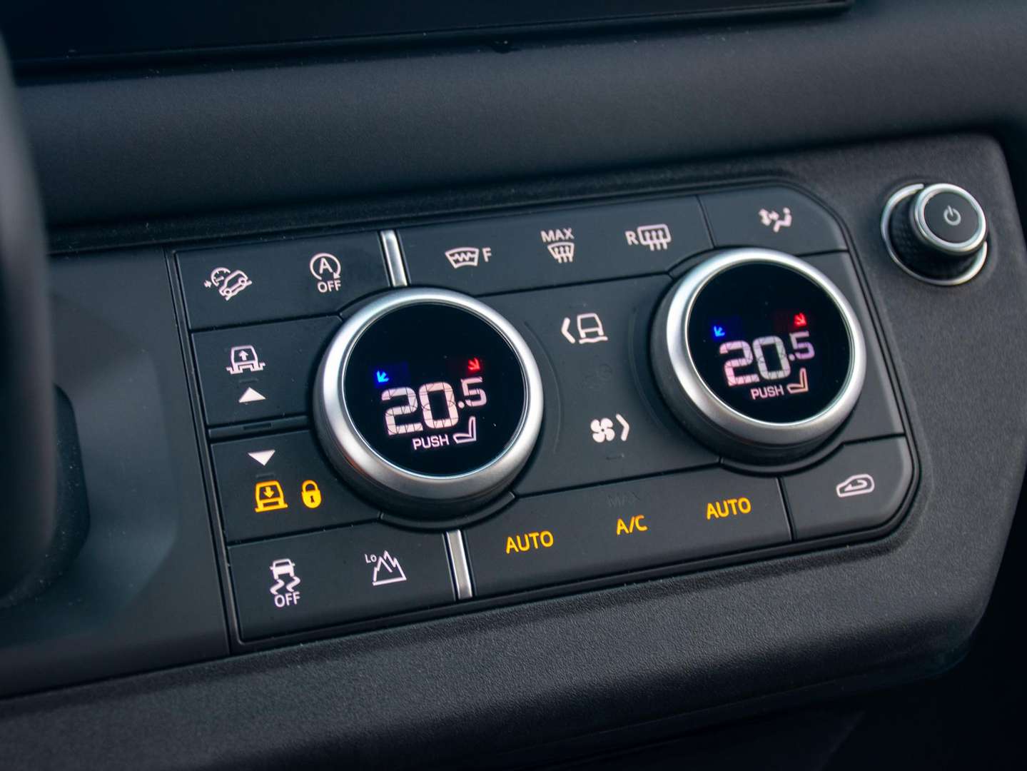 Land Rover Defender 90 3.0 D200 MHEV S L URBAN L Torque Vectoring L Ca - 2024 - Joinsteer - #17