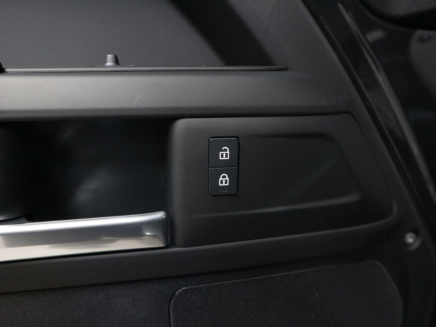 Land Rover Defender 90 HARD TOP S 3 PLACES 3.0 D200 - 2025 - Joinsteer - #9