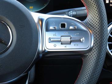 Mercedes EQB 300 AMG Line — photo 11