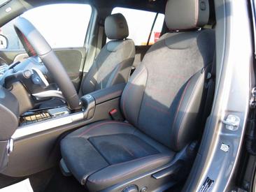 Mercedes EQB 300 AMG Line — photo 12
