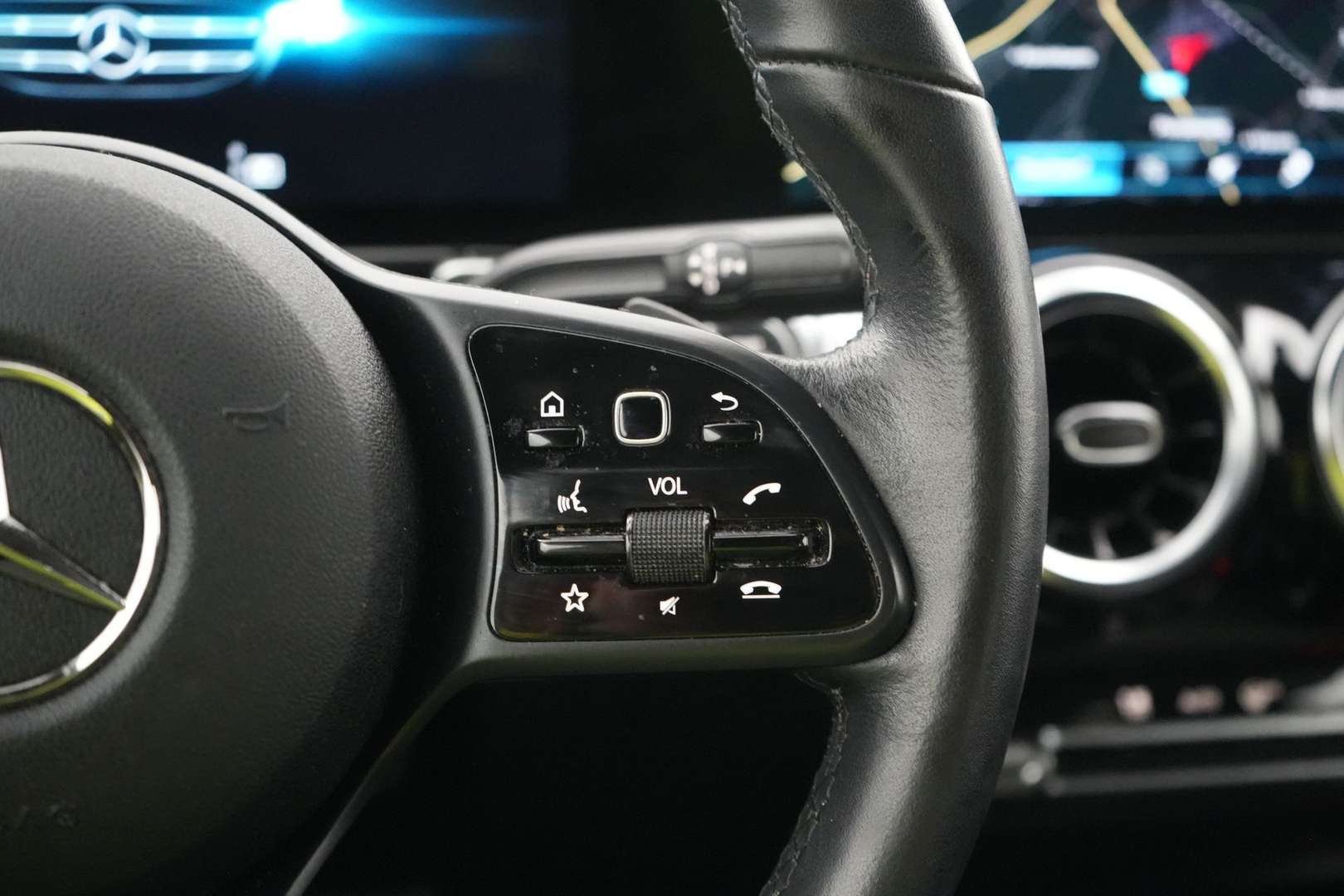 Mercedes GLB 180 Business - 2023 - Joinsteer - #25