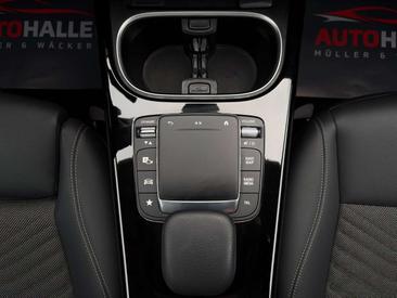 Mercedes CLA Shooting Break 180 — photo 22