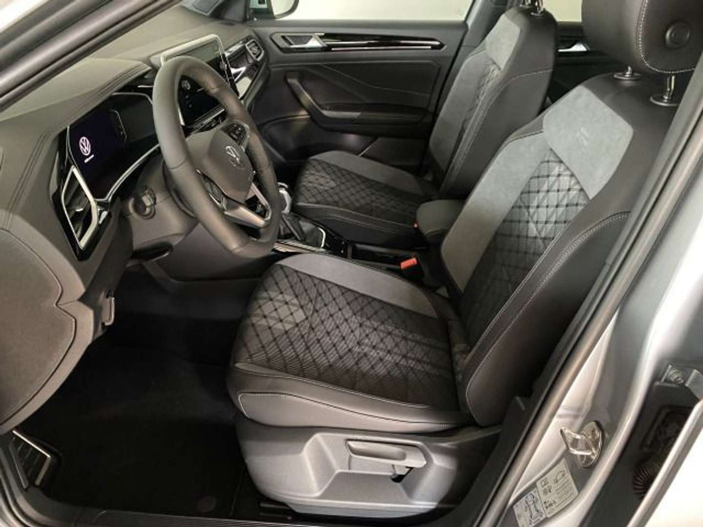 Volkswagen T-Roc R-Line - 2025 - Joinsteer - #4