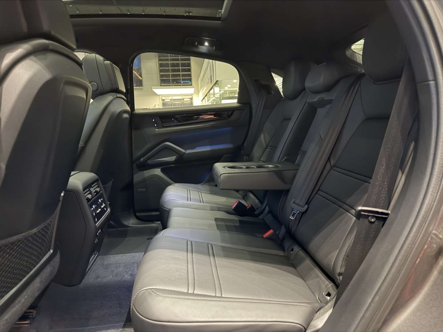 Porsche Cayenne Coupé E-hybrid Black Edition - 2026 - Joinsteer - #38