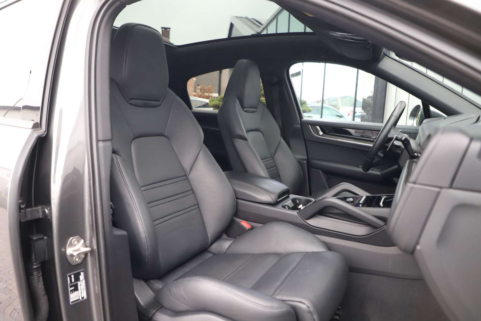 Porsche Cayenne Coupé E-Hybrid - 2024 - Joinsteer - #4