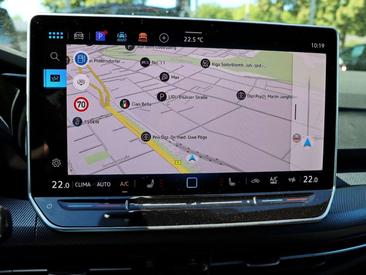 Volkswagen Golf R-Line ETSI — photo 6