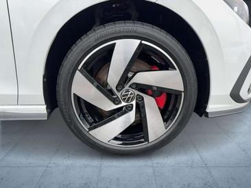 Volkswagen Golf GTI — photo 7