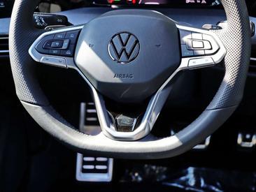 Volkswagen Golf R-Line ETSI — photo 11