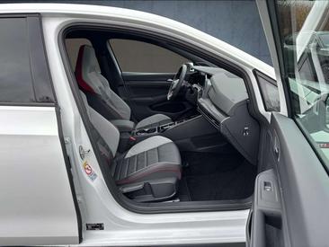 Volkswagen Golf GTI — photo 15