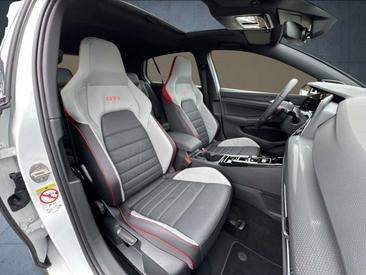 Volkswagen Golf GTI — photo 16