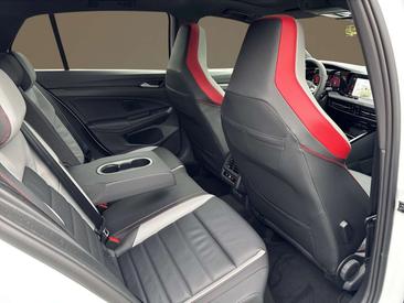 Volkswagen Golf GTI — photo 18