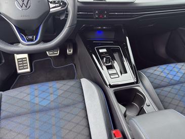 Volkswagen Golf TSI R 4Motion — photo 14