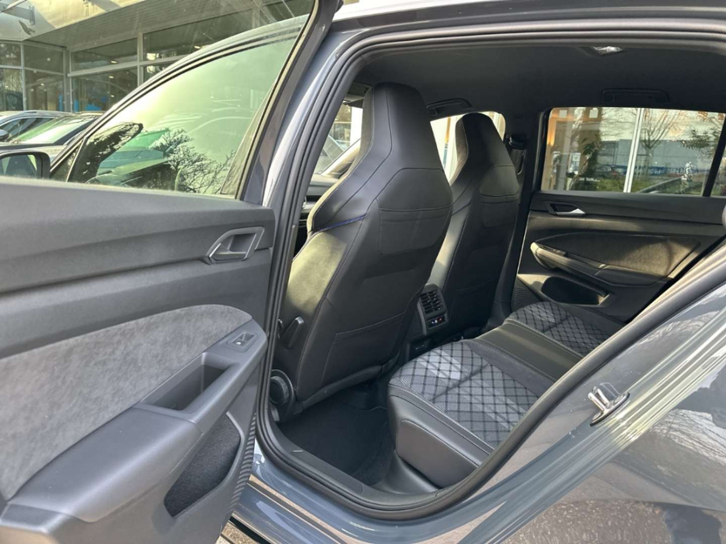 Volkswagen Golf R-Line - 2026 - Joinsteer - #5