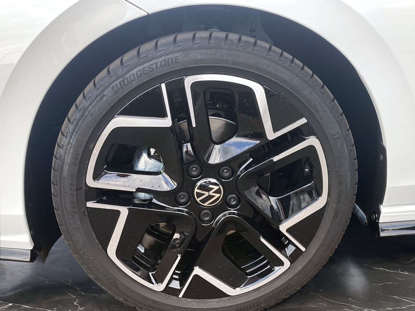 Volkswagen Golf R-Line - 2025 - Joinsteer - #5