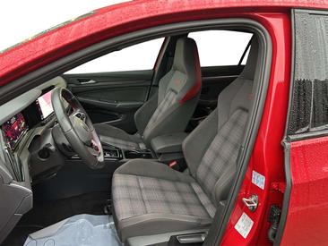 Volkswagen Golf GTI — photo 10