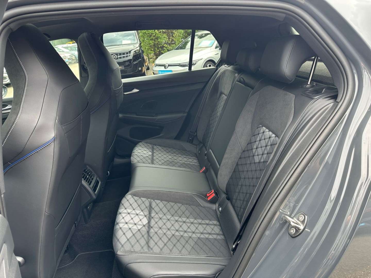 Volkswagen Golf R-Line - 2025 - Joinsteer - #10