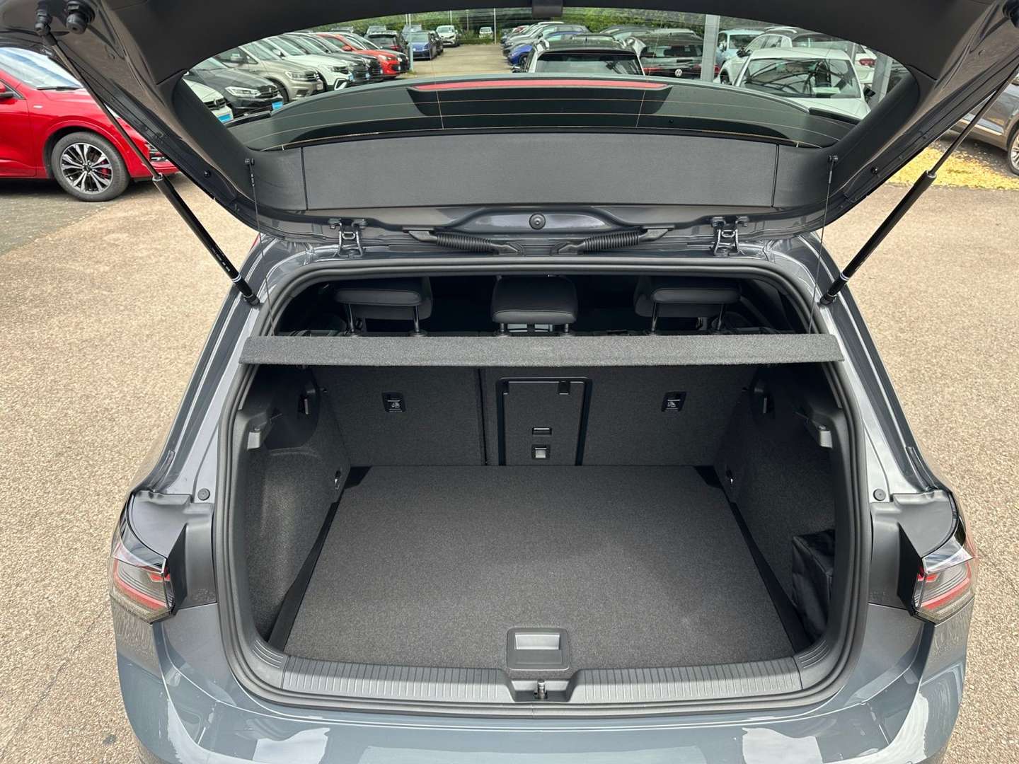 Volkswagen Golf R-Line - 2025 - Joinsteer - #11