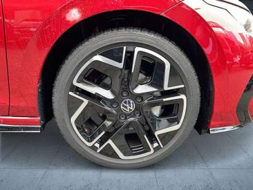 Volkswagen Golf R-Line — photo 8