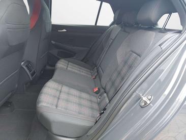 Volkswagen Golf GTI — photo 11