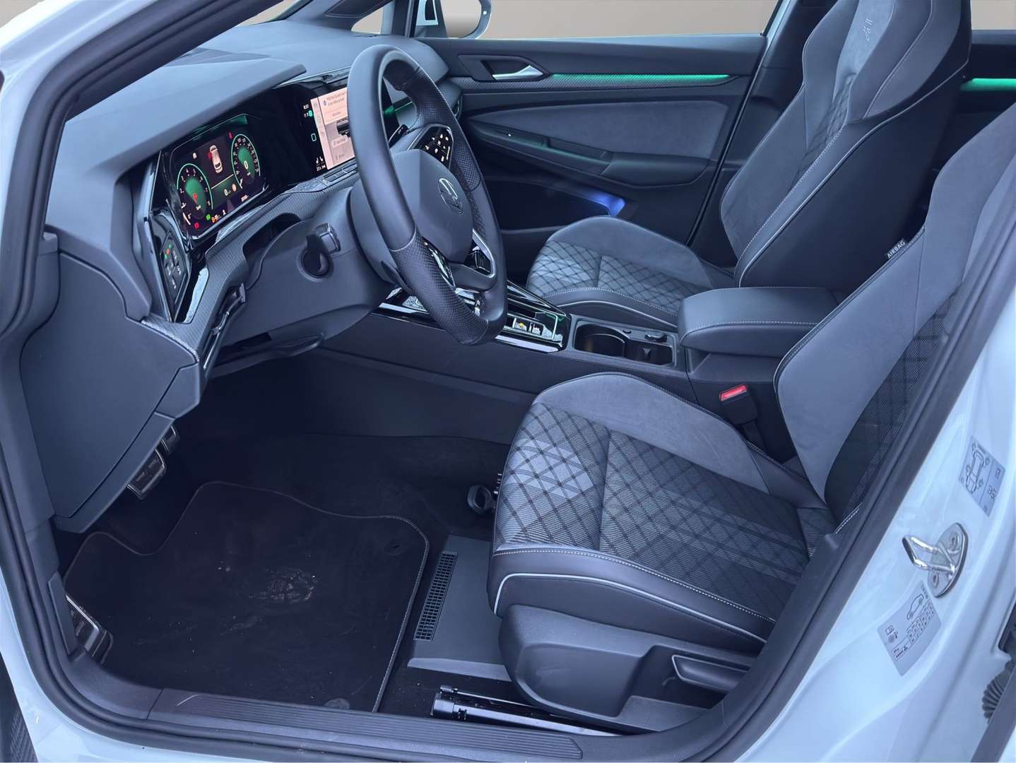 Volkswagen Golf ETSI R-Line - 2023 - Joinsteer - #8