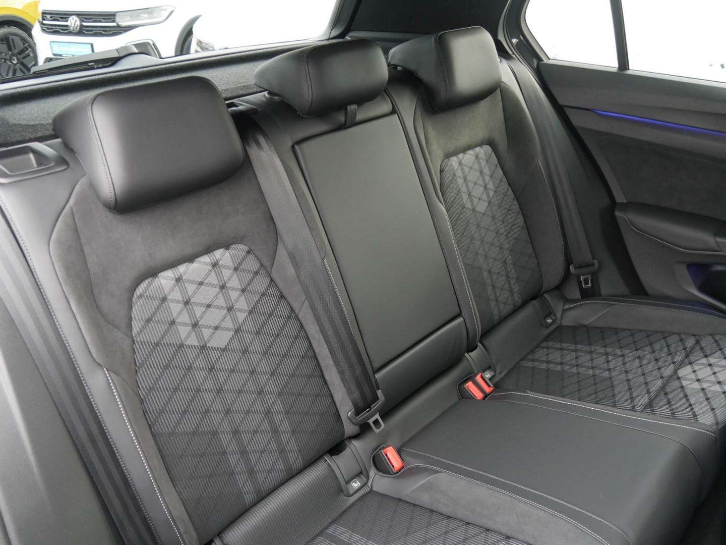 Volkswagen Golf R-Line - 2025 - Joinsteer - #4