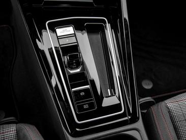 Volkswagen Golf GTI — photo 10