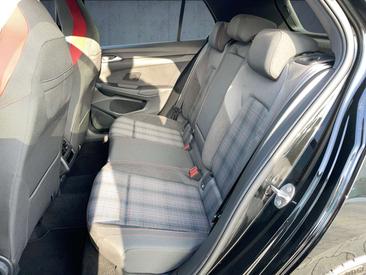 Volkswagen Golf GTI — photo 12