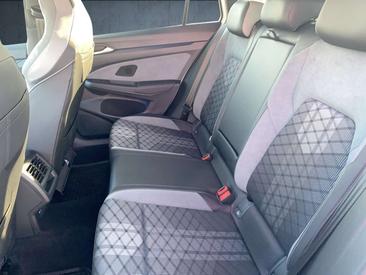 Volkswagen Golf R-Line — photo 11