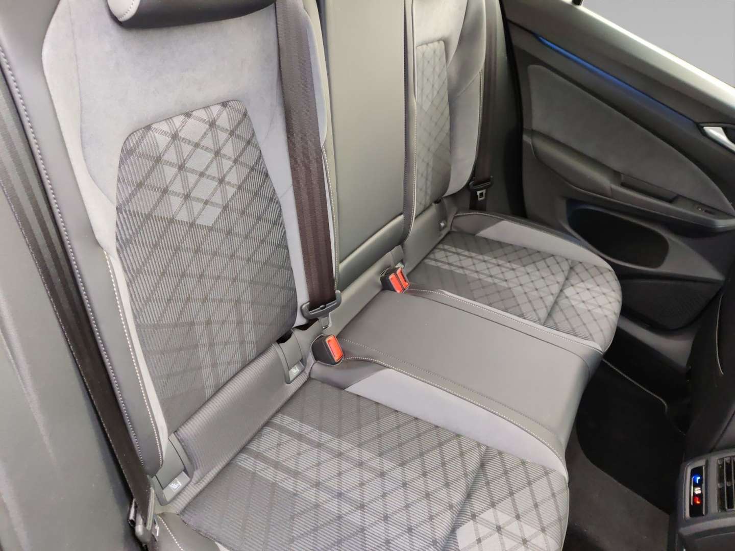 Volkswagen Golf TDI R-Line - 2023 - Joinsteer - #13