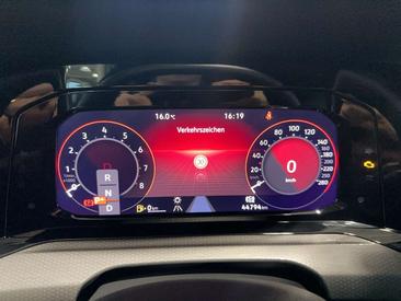 Volkswagen Golf GTI — photo 8