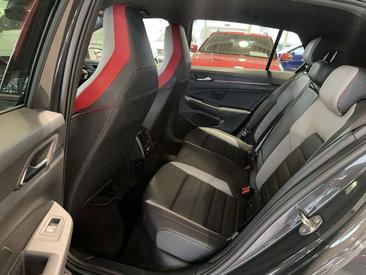 Volkswagen Golf GTI — photo 10