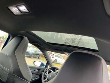 Volkswagen Golf R-Line — photo 10
