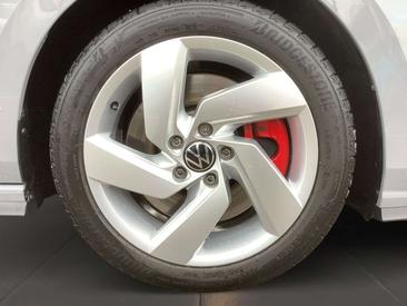 Volkswagen Golf GTI — photo 6