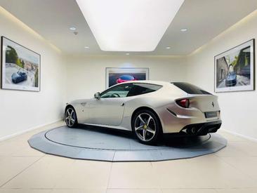 Ferrari FF — photo 9